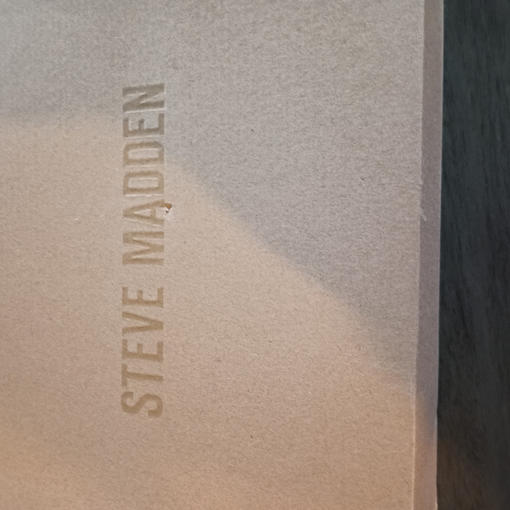 Women's Steve Madden Sneakers Glitter Gold Color Size 8.5 Brand New In Box